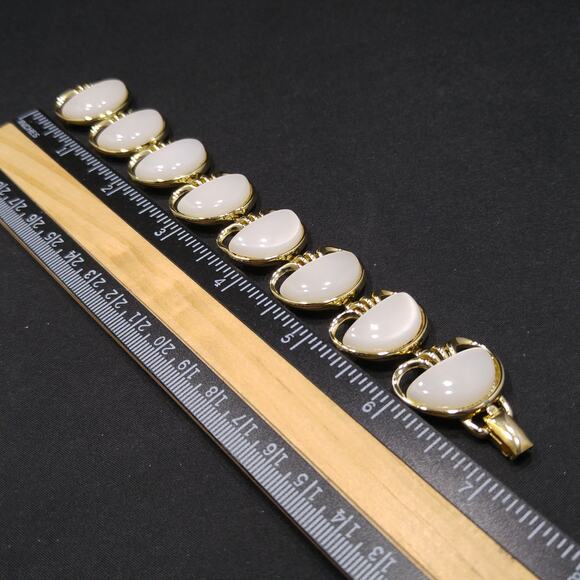 Coro White Moonglow Lucite Half Moon Bracelet, Gold Plated, 1950s Vintage - Picture 9 of 10